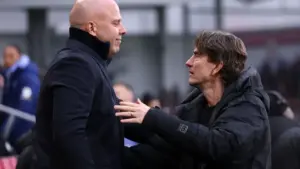 Arne Slot dan Thomas Frank