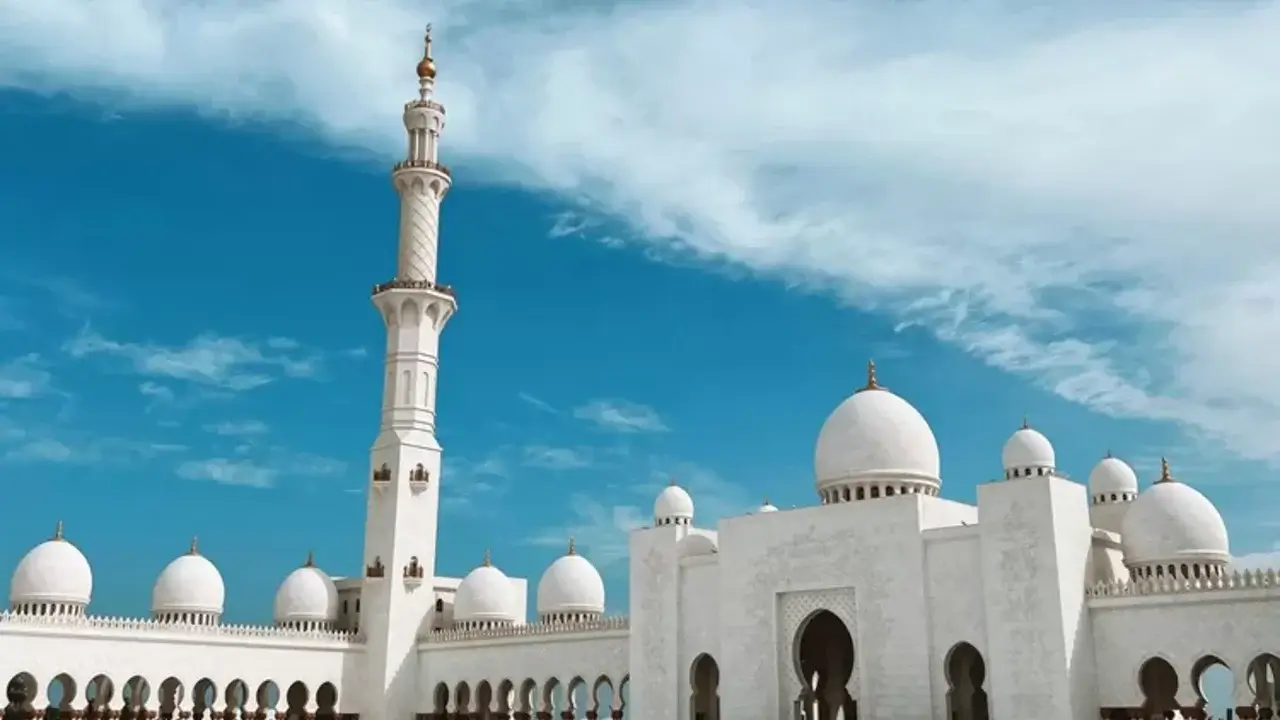 Masjid di Siang Hari