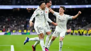 Skuad Real Madrid merayakan gol Raul Asencio ke gawang Levante