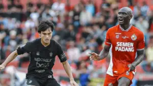 Semen Padang vs Persita Tangerang
