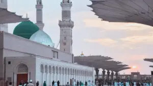 Shalat Tarawih di Arab Saudi 2026