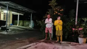 Warga Terbangun dan Lari Keluar Rumah